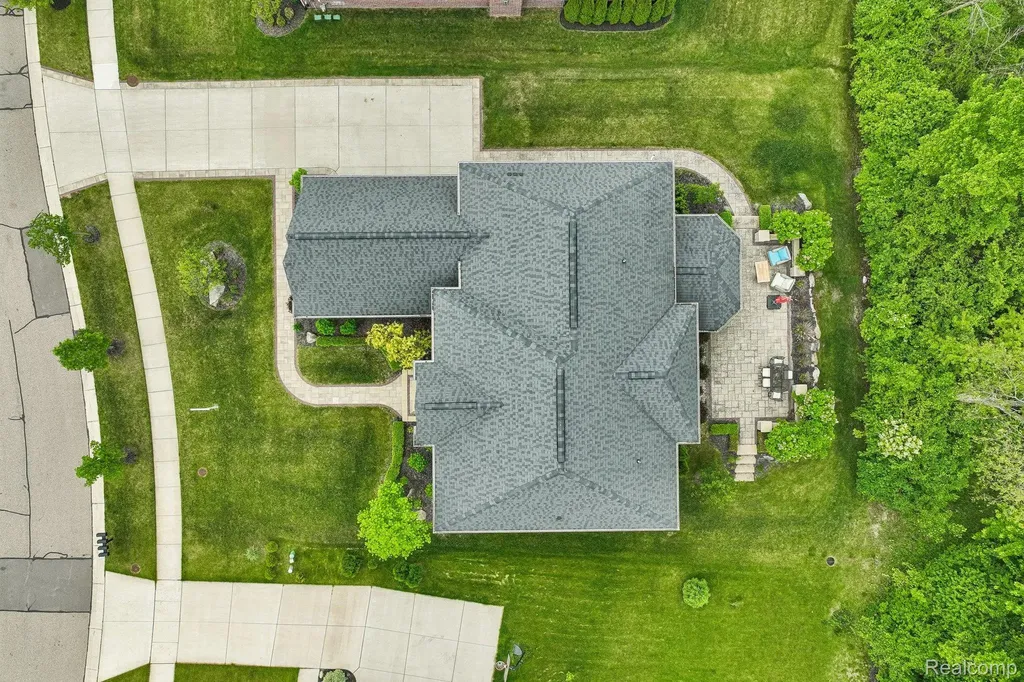 47566 Alpine Drive Novi City MI 48374