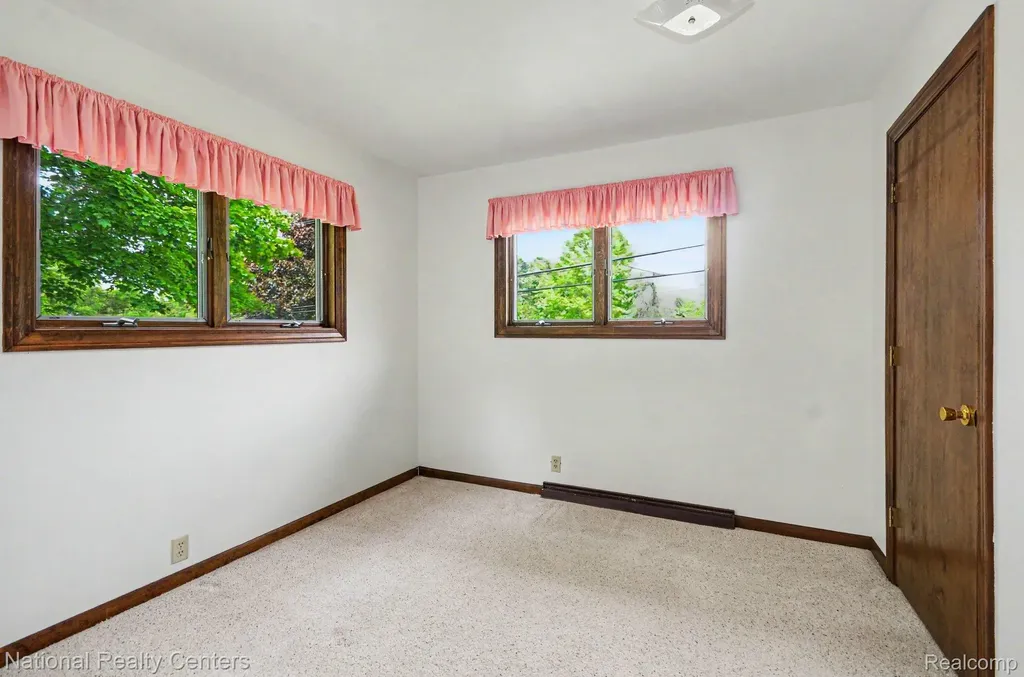 791 Kline Road Oakland Charter Township MI 48363