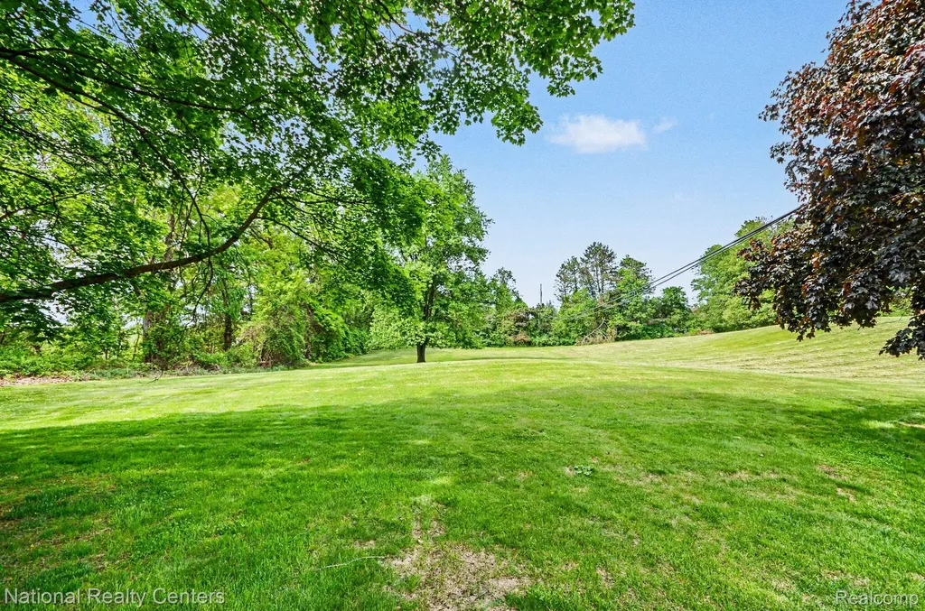 791 Kline Road Oakland Charter Township MI 48363