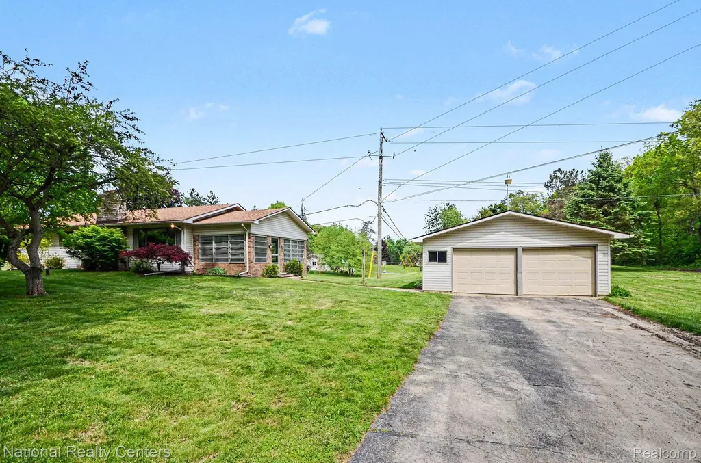791 Kline Road Oakland Charter Township MI 48363