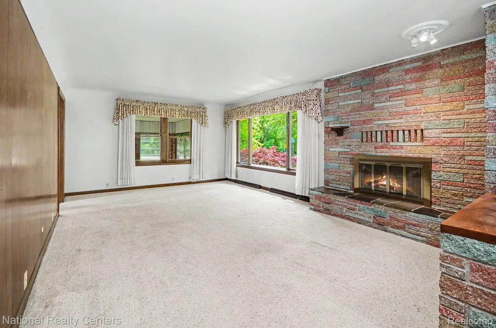 791 Kline Road Oakland Charter Township MI 48363