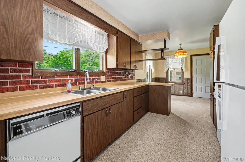 791 Kline Road Oakland Charter Township MI 48363