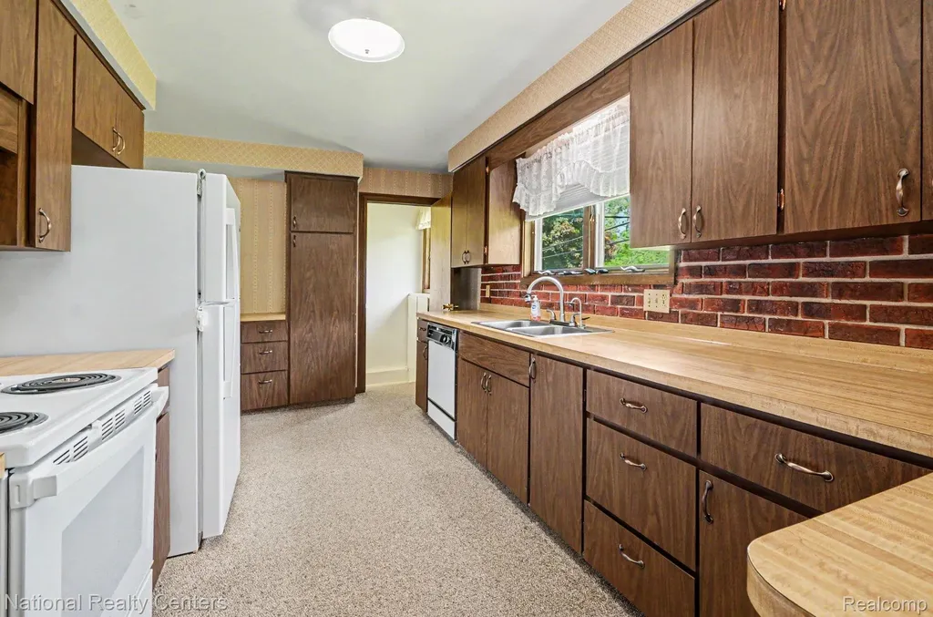 791 Kline Road Oakland Charter Township MI 48363