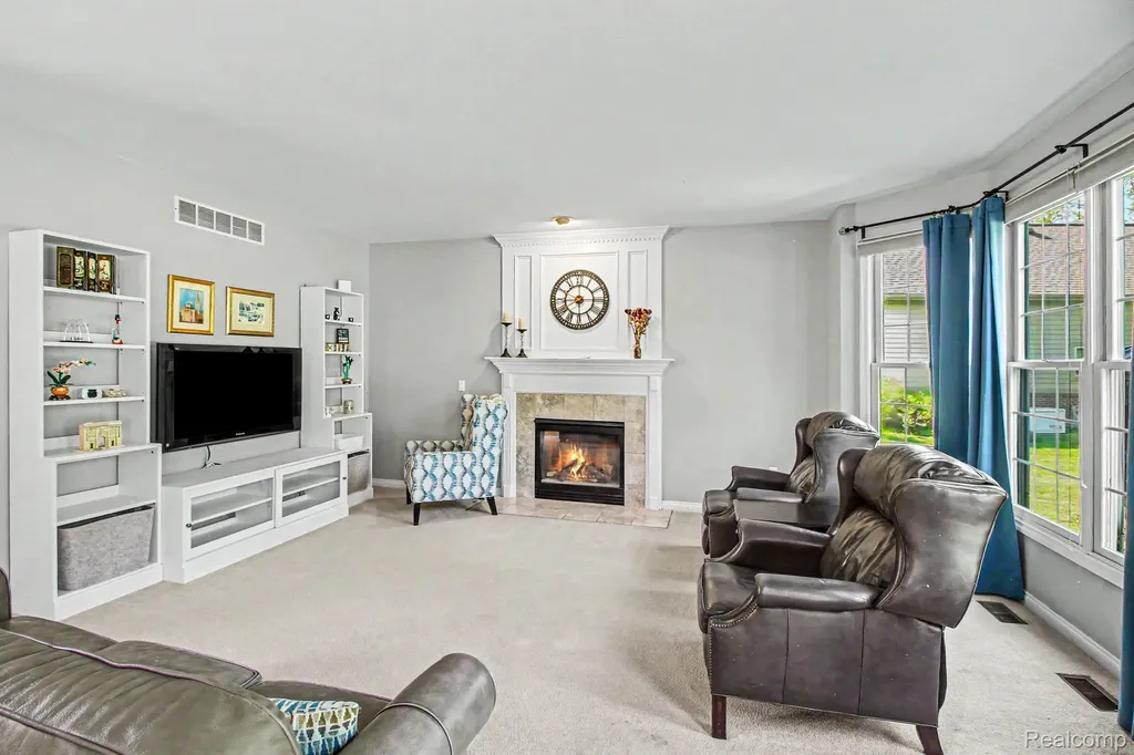 9367 Wildflower Way Springfield Charter Township MI 48350