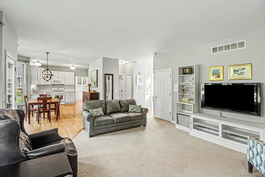 9367 Wildflower Way Springfield Charter Township MI 48350
