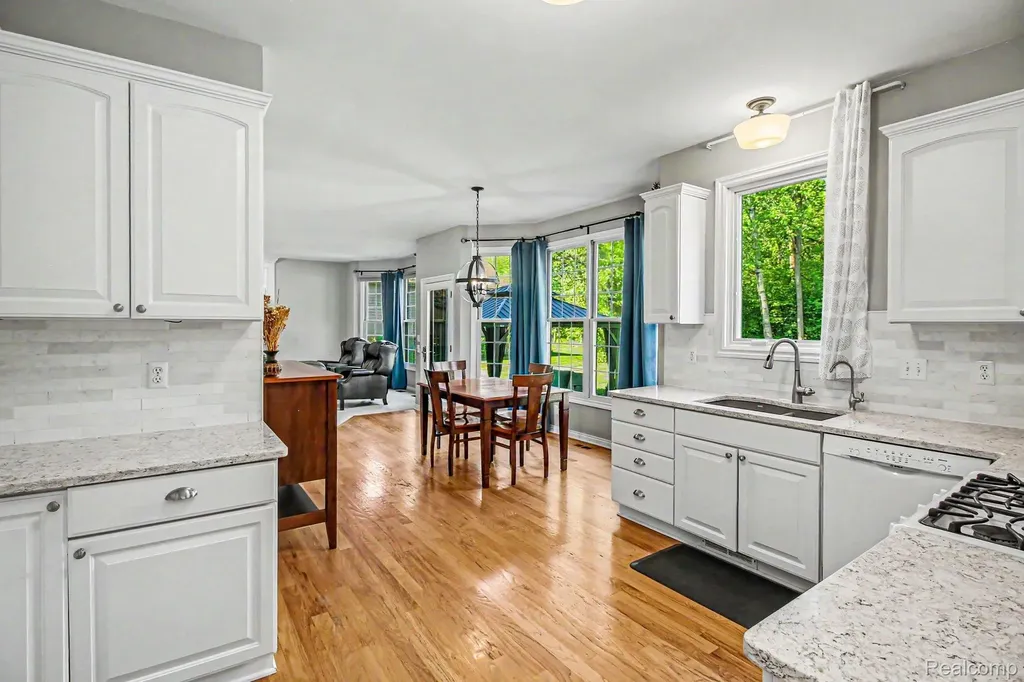 9367 Wildflower Way Springfield Charter Township MI 48350