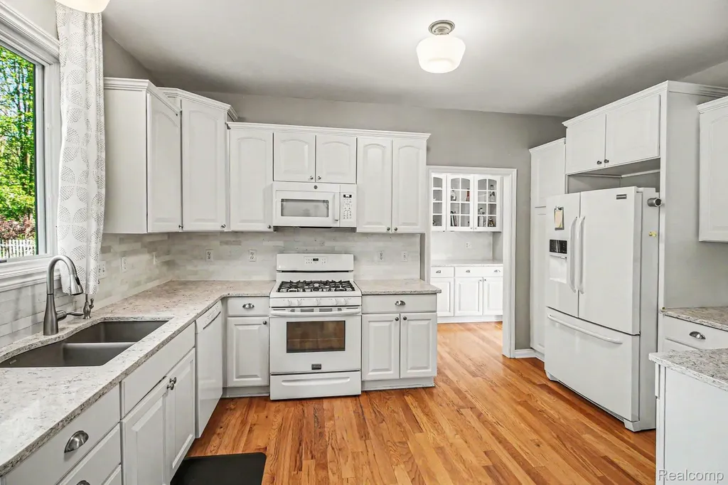 9367 Wildflower Way Springfield Charter Township MI 48350
