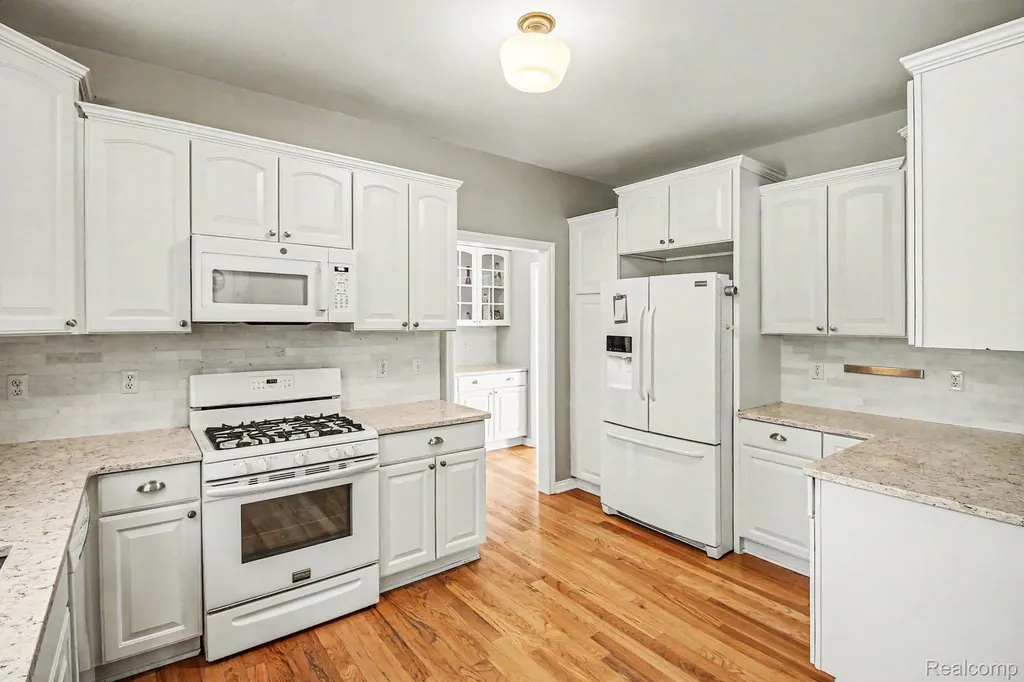 9367 Wildflower Way Springfield Charter Township MI 48350