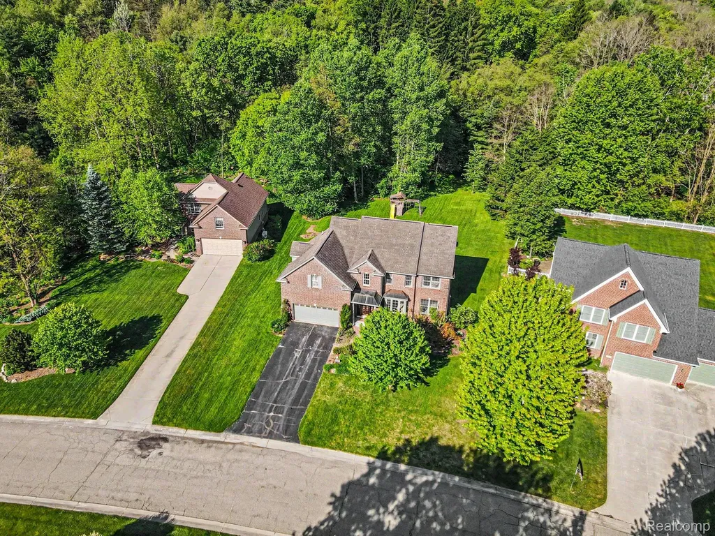 9367 Wildflower Way Springfield Charter Township MI 48350