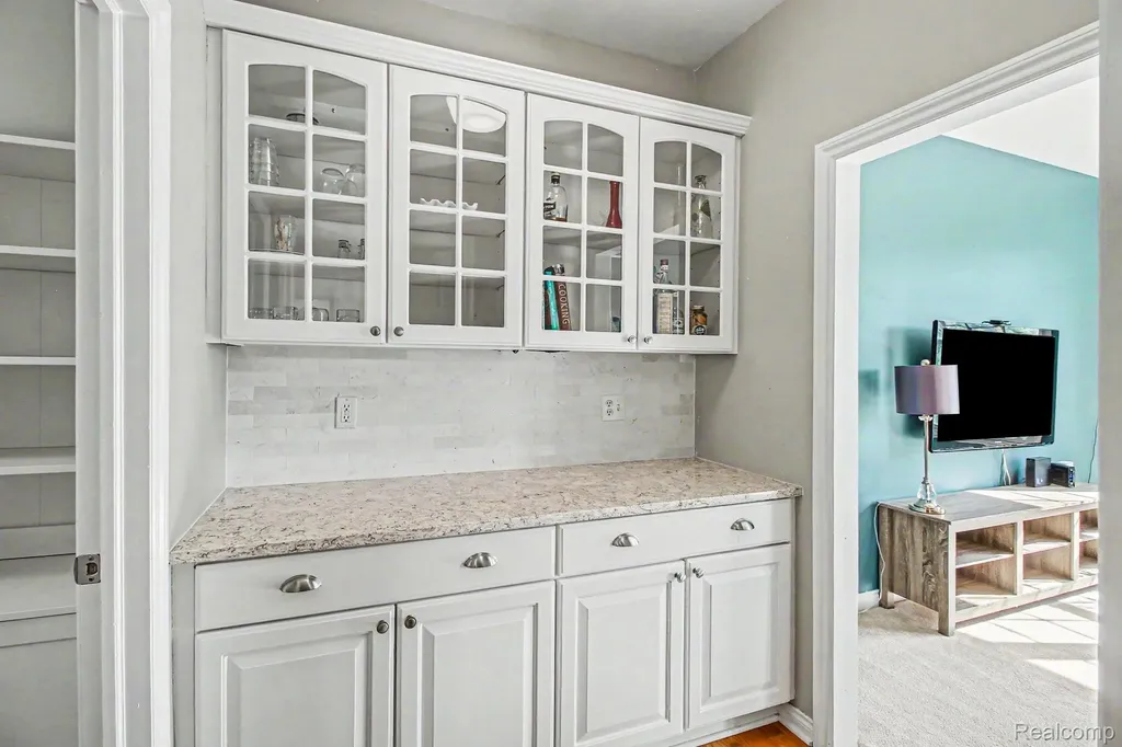 9367 Wildflower Way Springfield Charter Township MI 48350