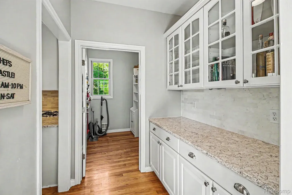 9367 Wildflower Way Springfield Charter Township MI 48350