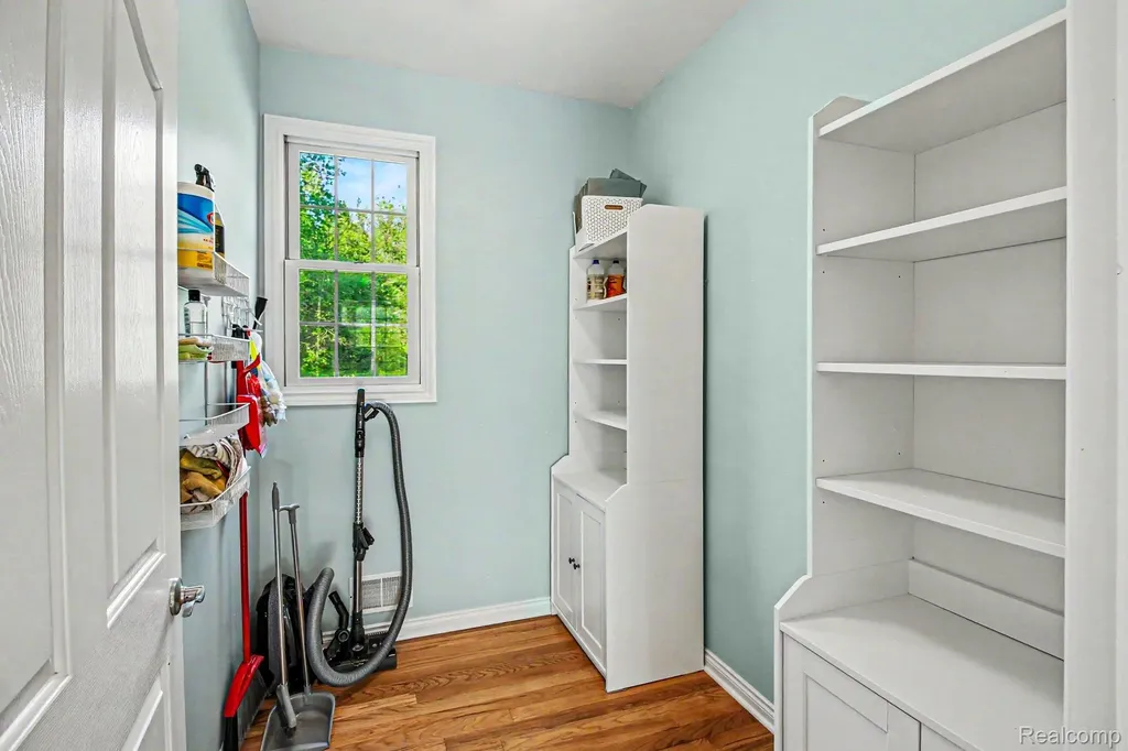 9367 Wildflower Way Springfield Charter Township MI 48350