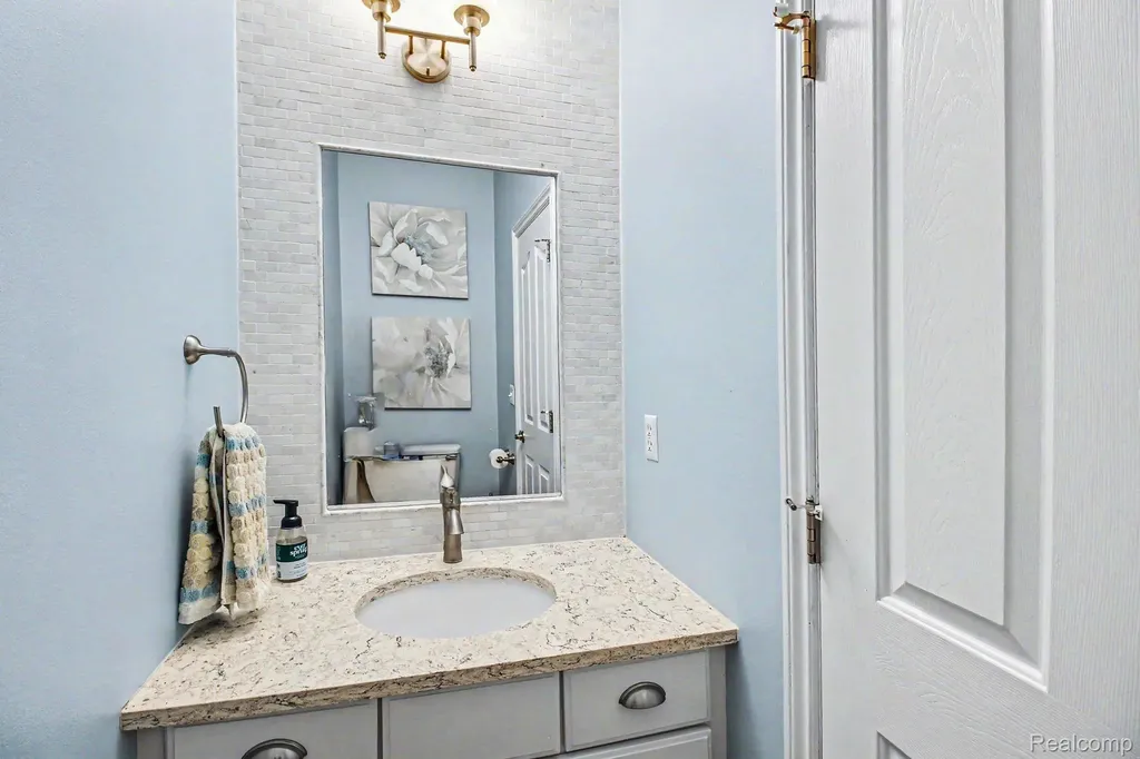 9367 Wildflower Way Springfield Charter Township MI 48350