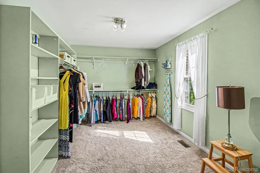 9367 Wildflower Way Springfield Charter Township MI 48350