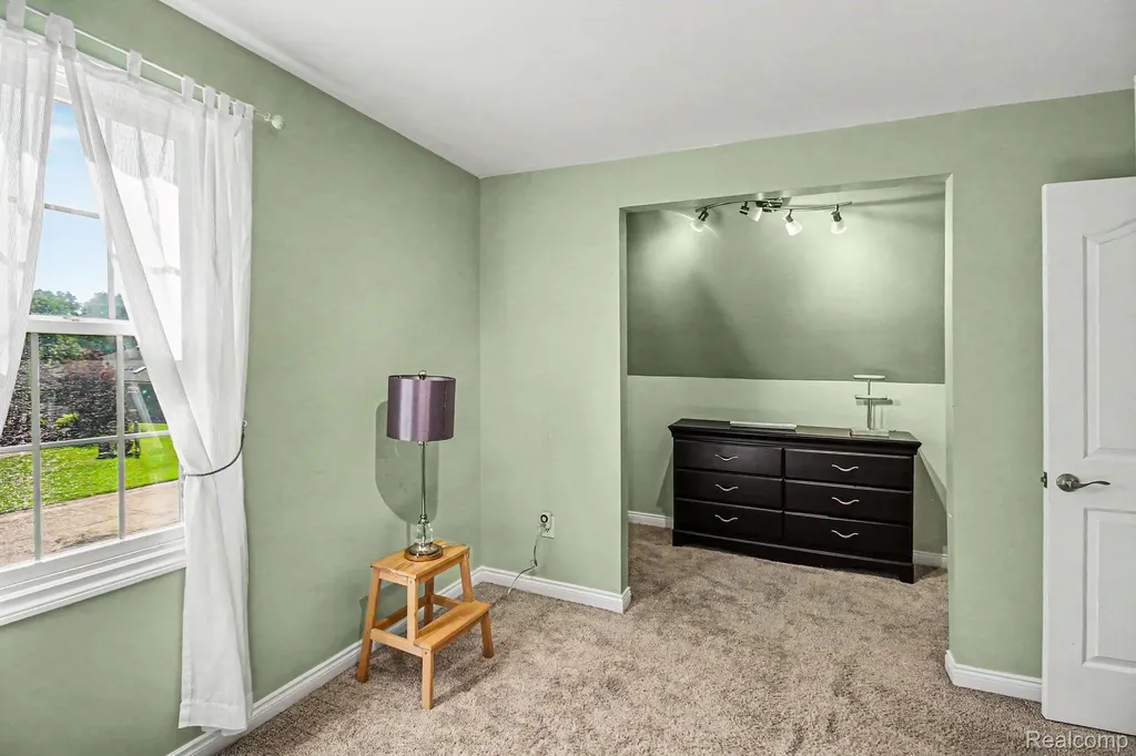 9367 Wildflower Way Springfield Charter Township MI 48350