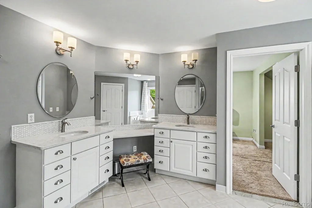 9367 Wildflower Way Springfield Charter Township MI 48350