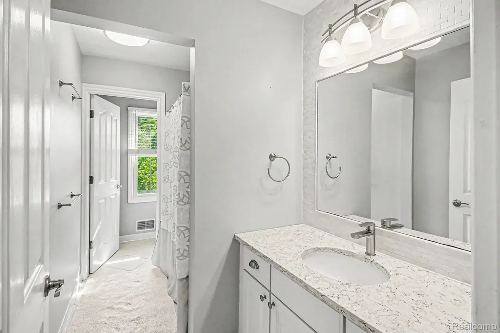 9367 Wildflower Way Springfield Charter Township MI 48350