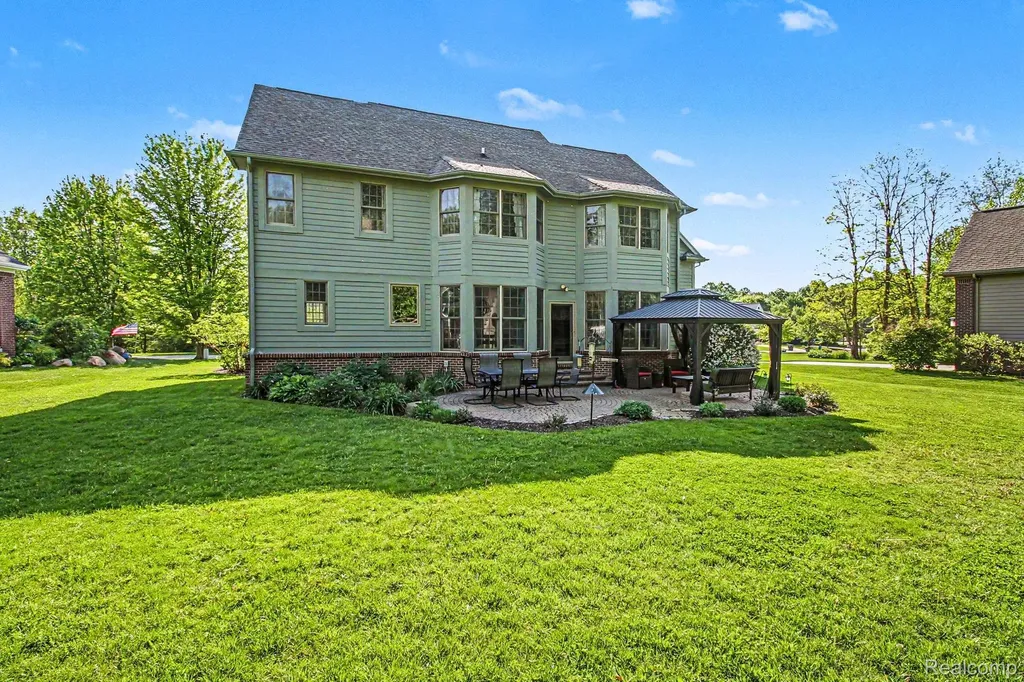 9367 Wildflower Way Springfield Charter Township MI 48350