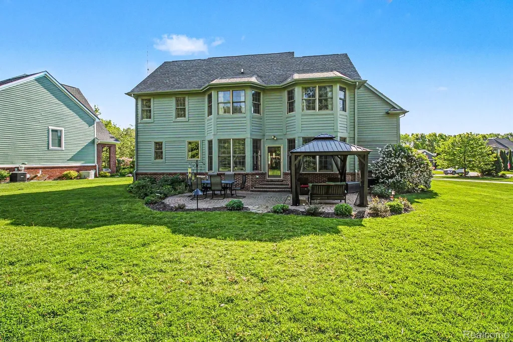 9367 Wildflower Way Springfield Charter Township MI 48350