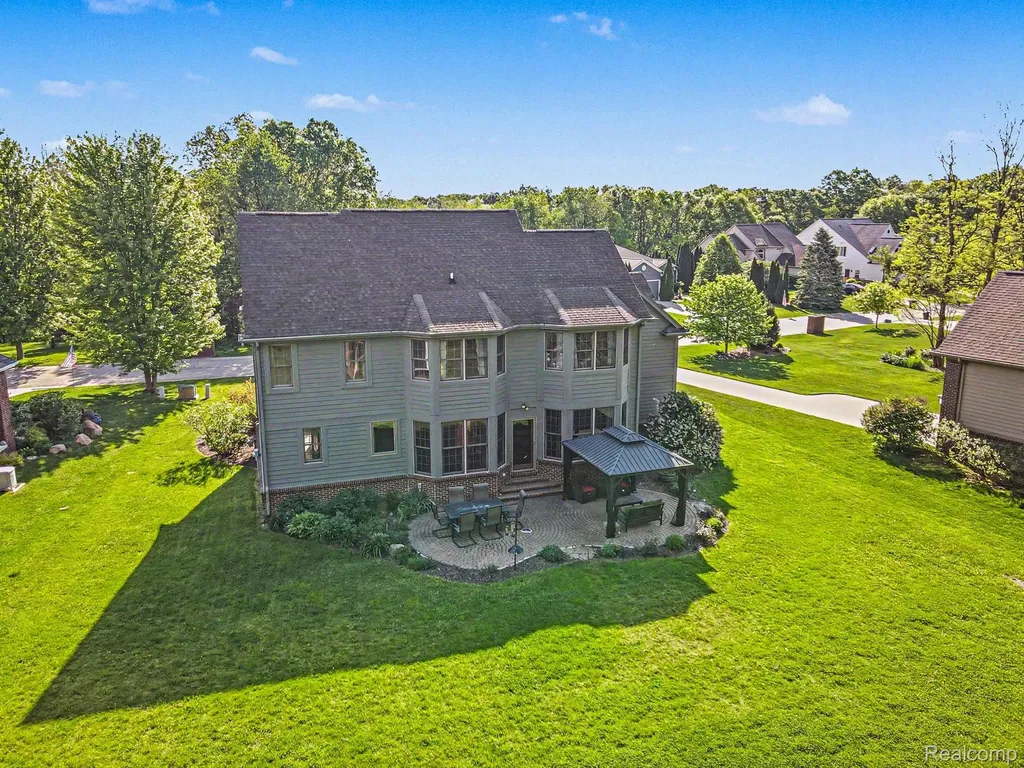 9367 Wildflower Way Springfield Charter Township MI 48350
