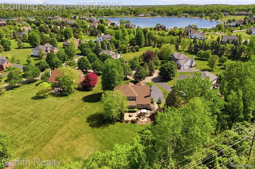 1543 Fairfax Court Milford Charter Township MI 48380