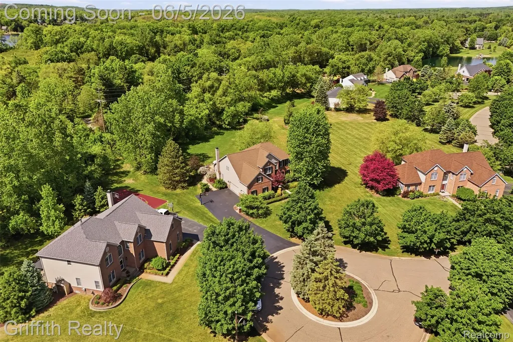 1543 Fairfax Court Milford Charter Township MI 48380