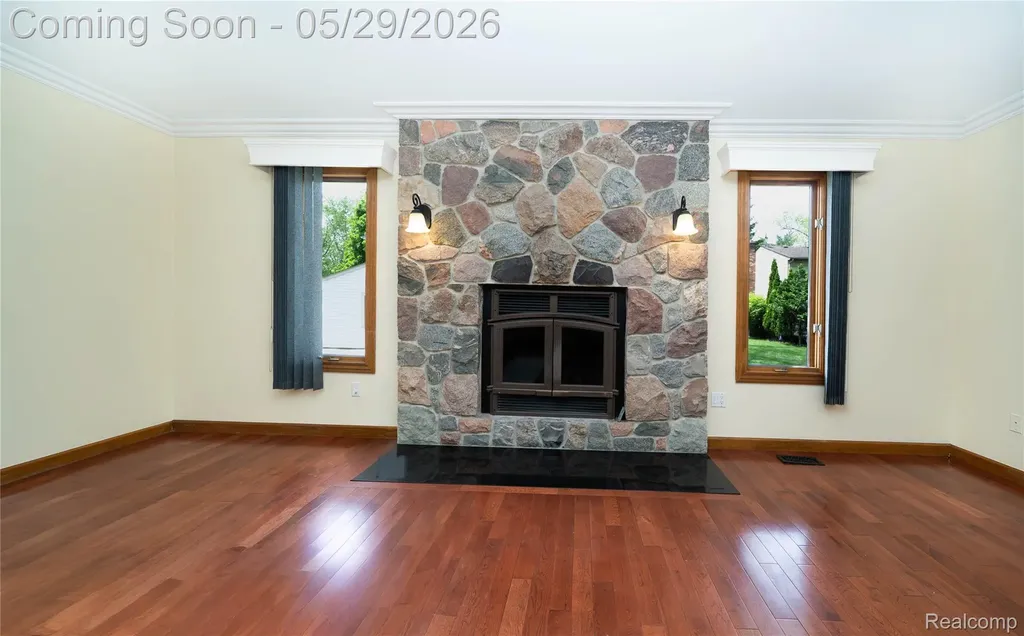 7806 Circle Boulevard West Bloomfield Charter Township MI 48323