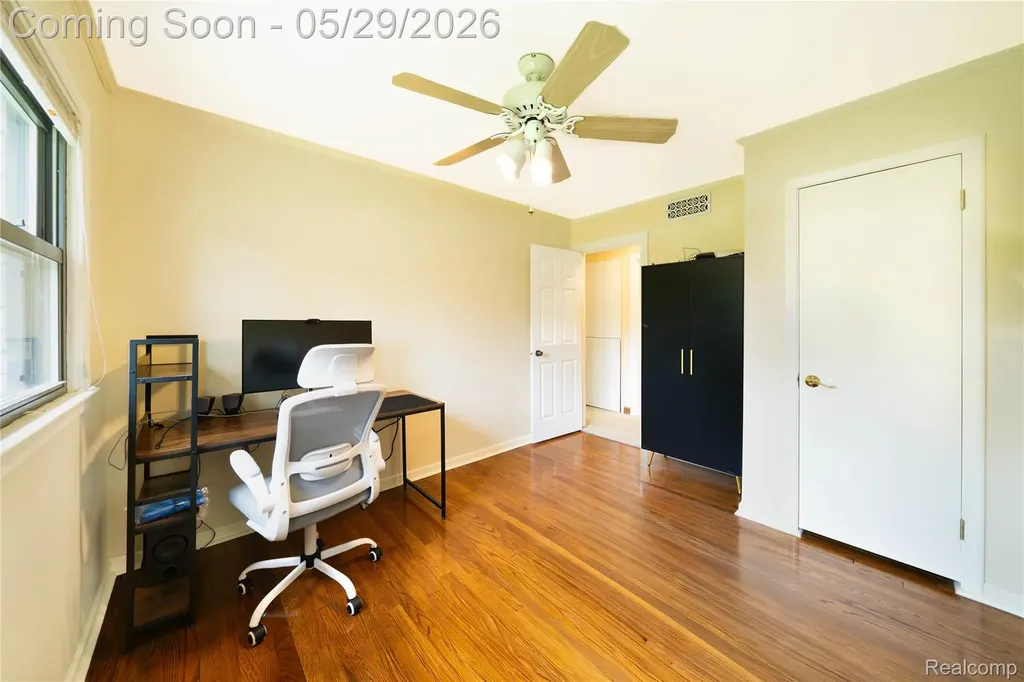 7806 Circle Boulevard West Bloomfield Charter Township MI 48323