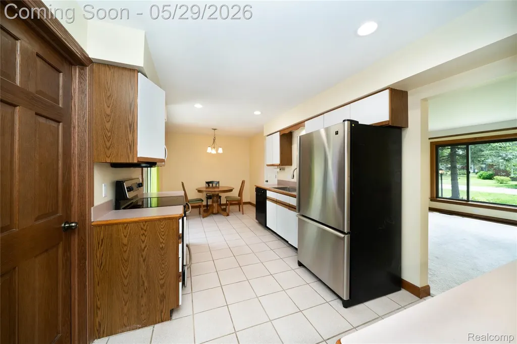 7806 Circle Boulevard West Bloomfield Charter Township MI 48323