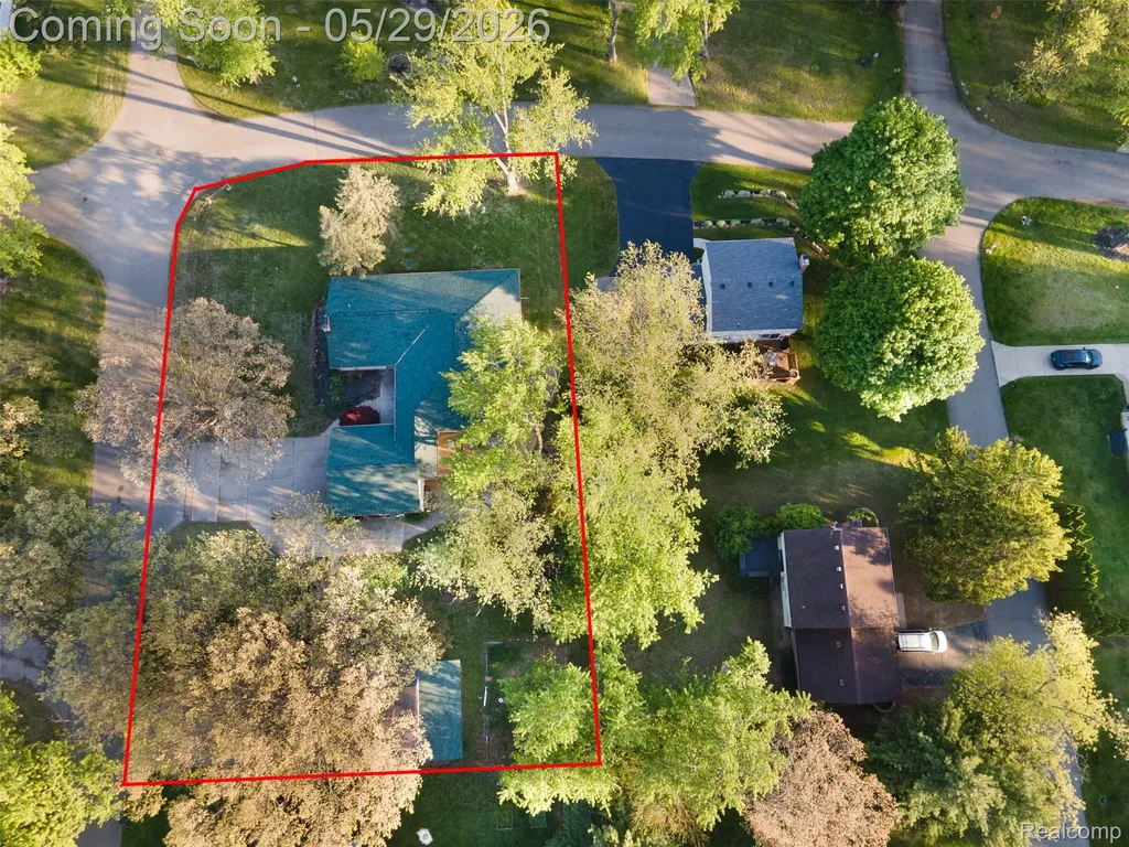 7806 Circle Boulevard West Bloomfield Charter Township MI 48323