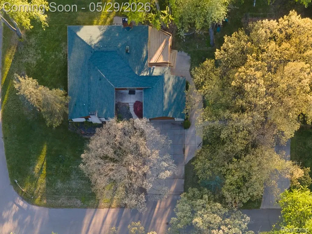 7806 Circle Boulevard West Bloomfield Charter Township MI 48323