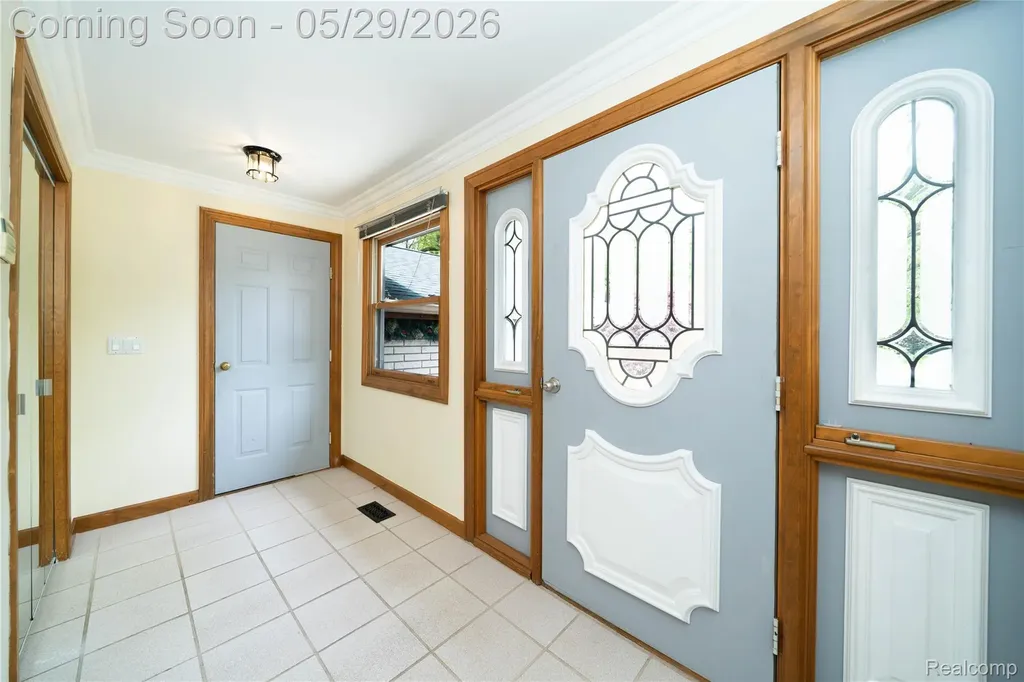 7806 Circle Boulevard West Bloomfield Charter Township MI 48323