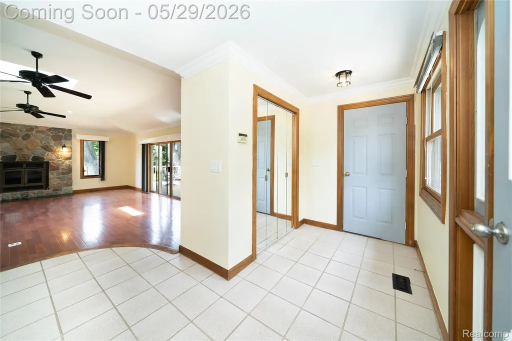 7806 Circle Boulevard West Bloomfield Charter Township MI 48323