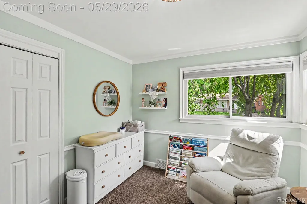 332 E Parker Avenue Madison Heights City MI 48071