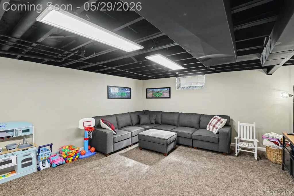 332 E Parker Avenue Madison Heights City MI 48071
