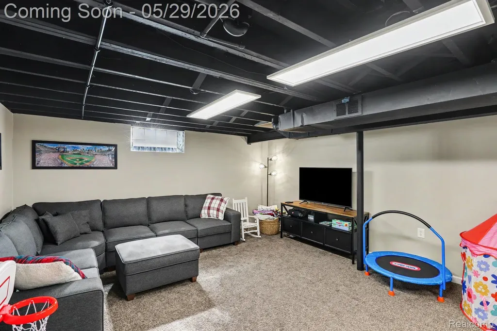 332 E Parker Avenue Madison Heights City MI 48071