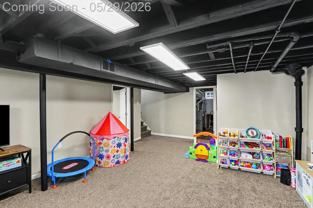 332 E Parker Avenue Madison Heights City MI 48071