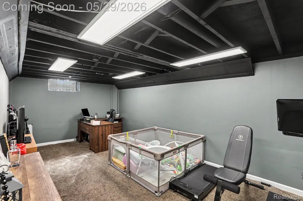 332 E Parker Avenue Madison Heights City MI 48071