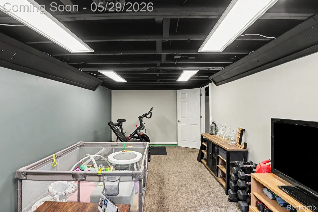 332 E Parker Avenue Madison Heights City MI 48071