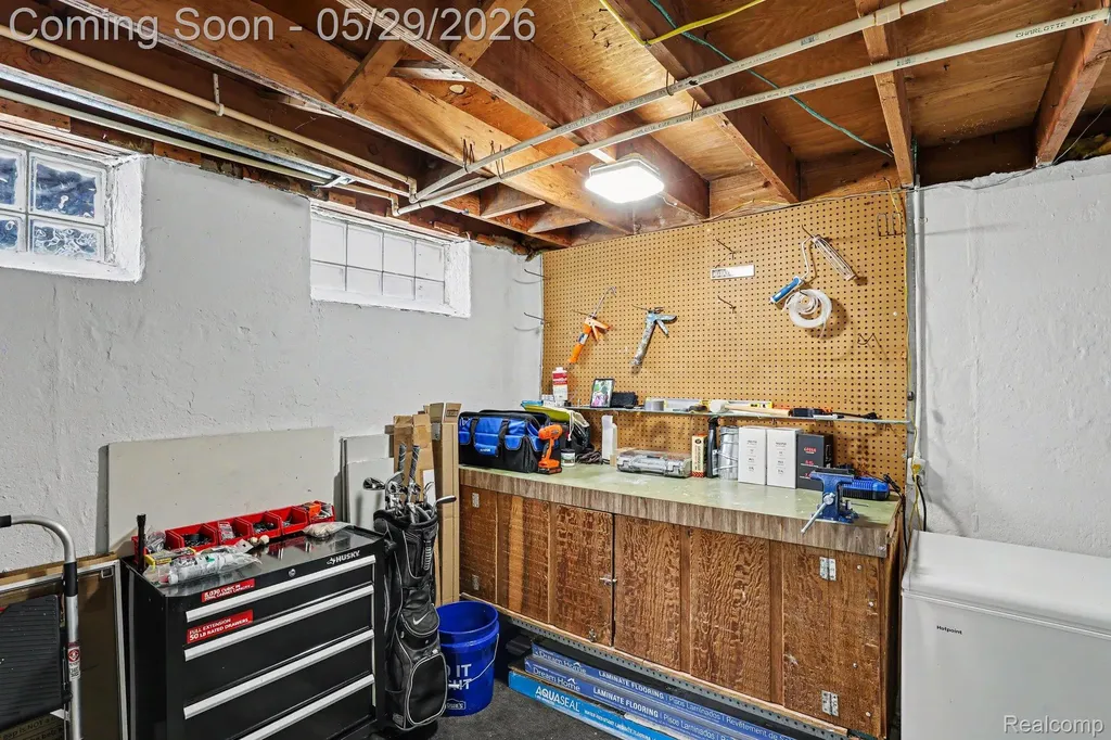 332 E Parker Avenue Madison Heights City MI 48071