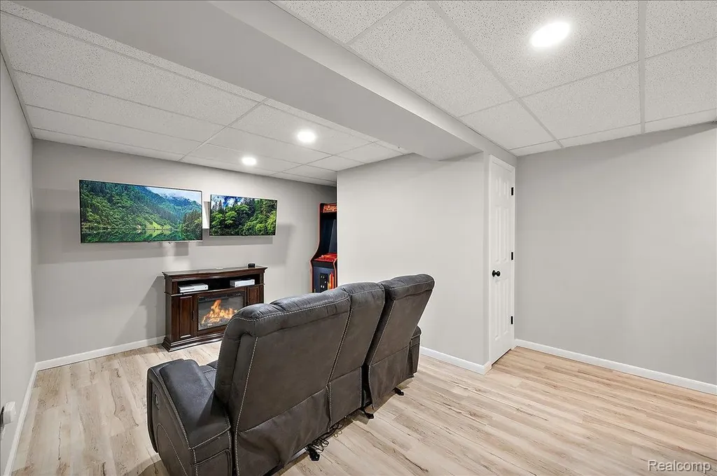 461 Golfside Drive Lapeer City MI 48446