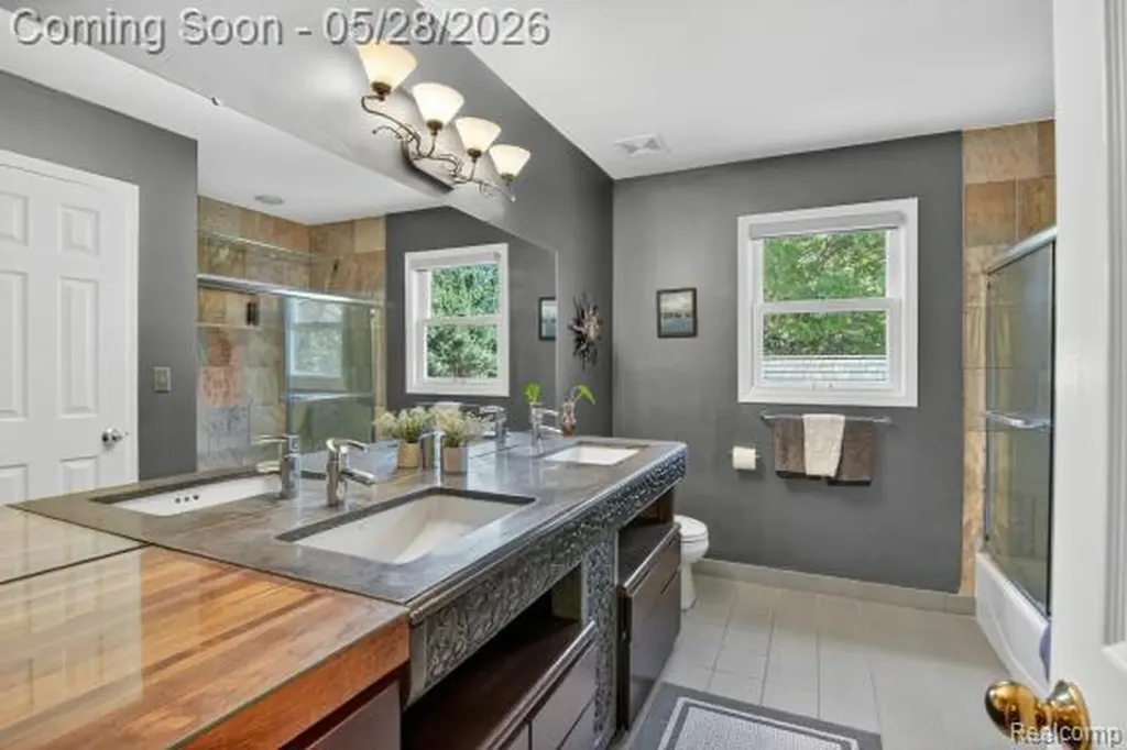 3861 Bradford Square Drive Scio Township MI 48103