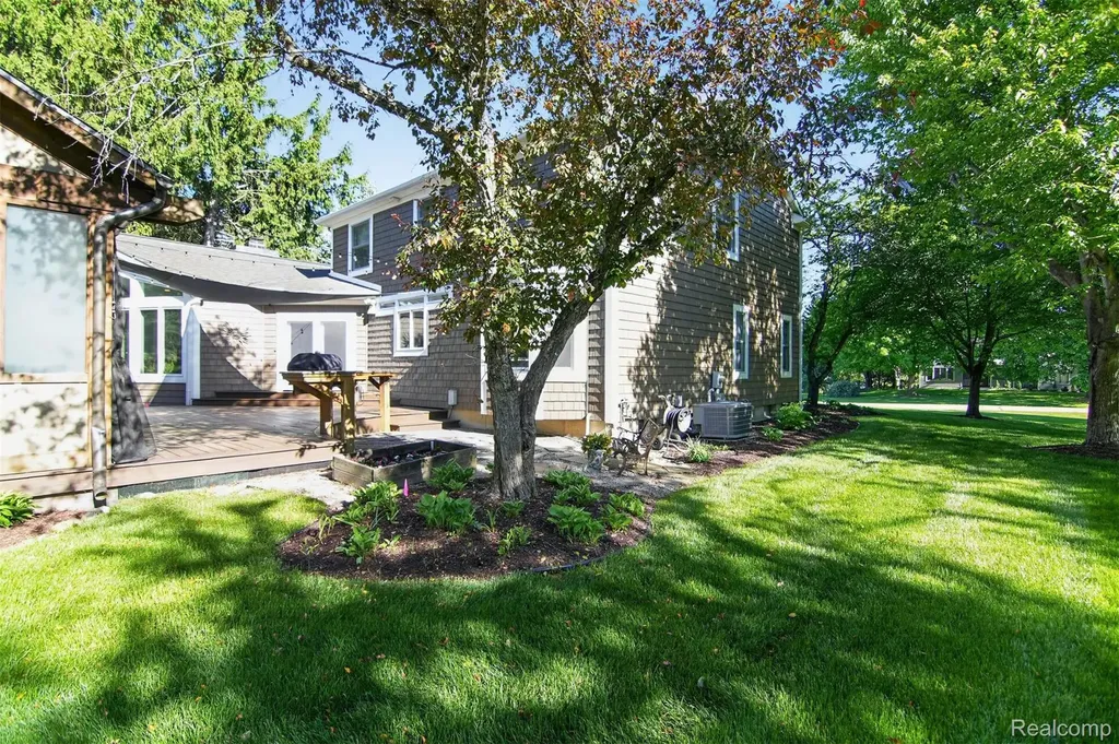 3861 Bradford Square Drive Scio Township MI 48103