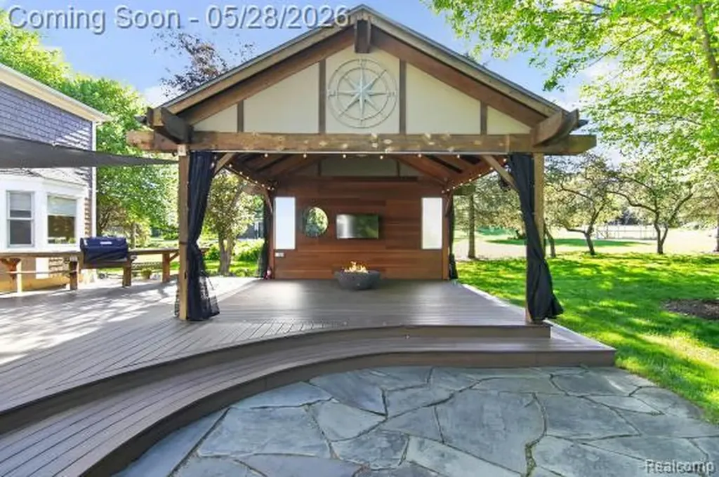 3861 Bradford Square Drive Scio Township MI 48103