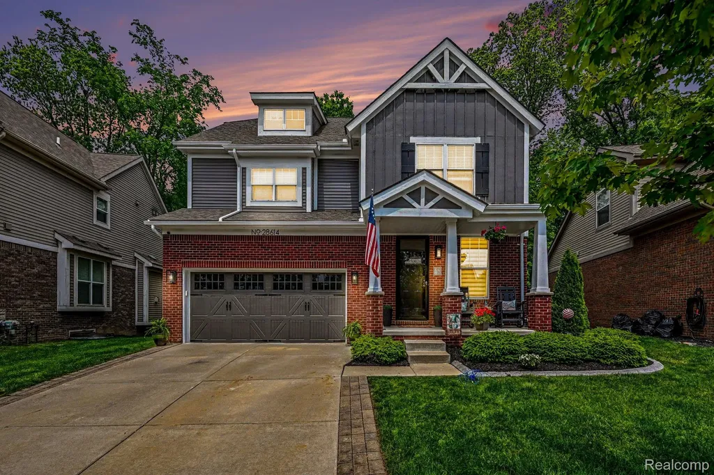 28614 Cottage Lane Lyon Charter Township MI 48165