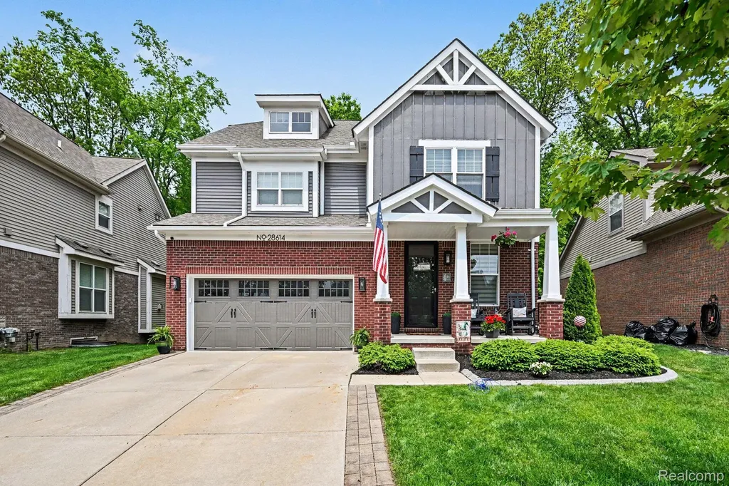 28614 Cottage Lane Lyon Charter Township MI 48165