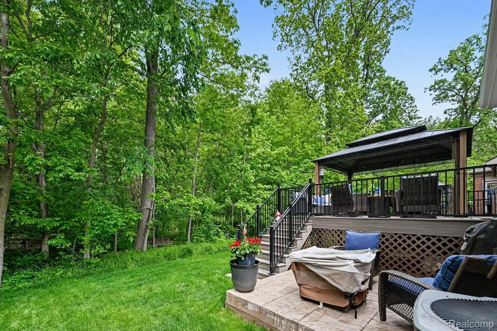 28614 Cottage Lane Lyon Charter Township MI 48165