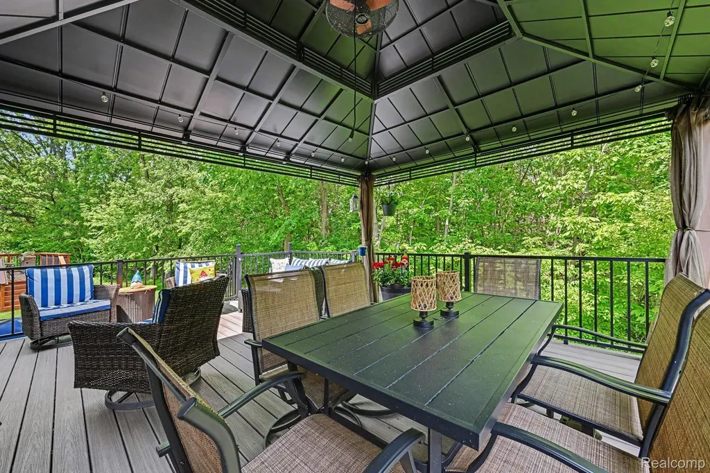 28614 Cottage Lane Lyon Charter Township MI 48165