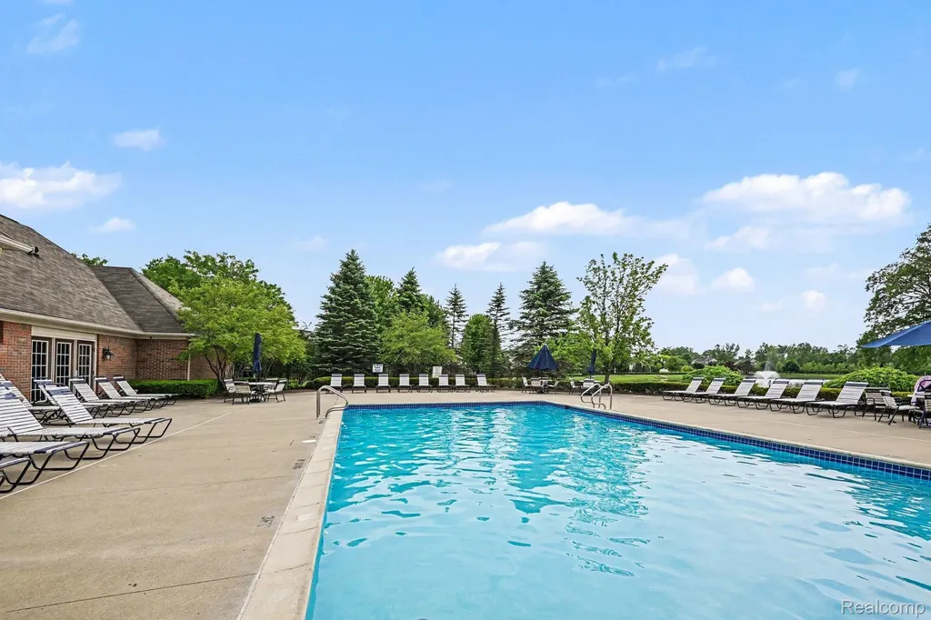 28614 Cottage Lane Lyon Charter Township MI 48165