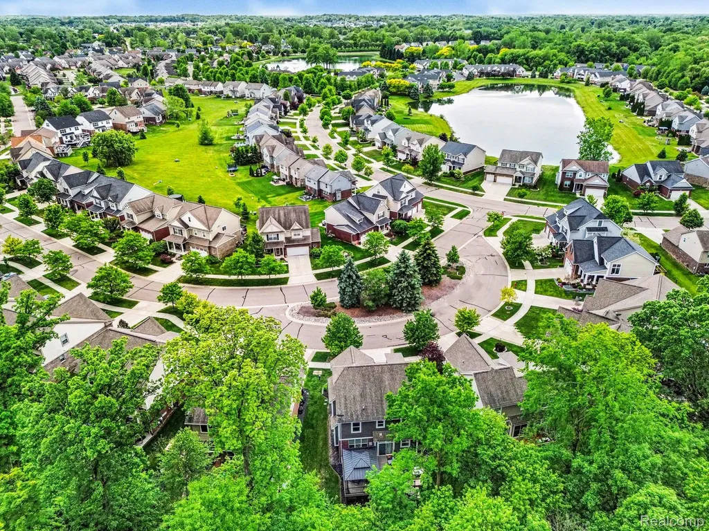 28614 Cottage Lane Lyon Charter Township MI 48165